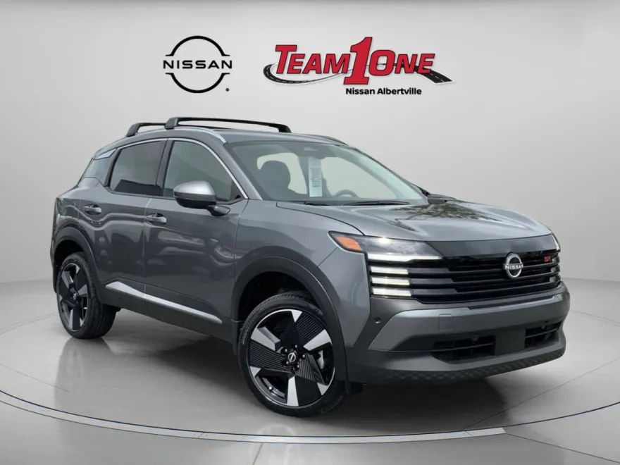 2025 Nissan Kicks SR photo 1