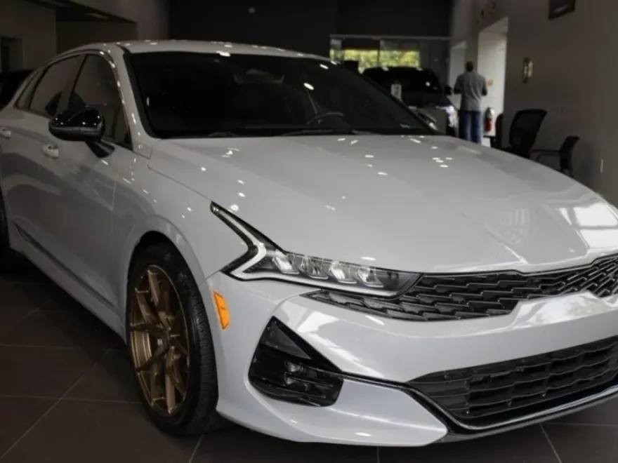 2022 Kia K5 GT-Line photo 1