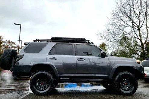 2018 Toyota 4Runner SR5 Premium photo 3
