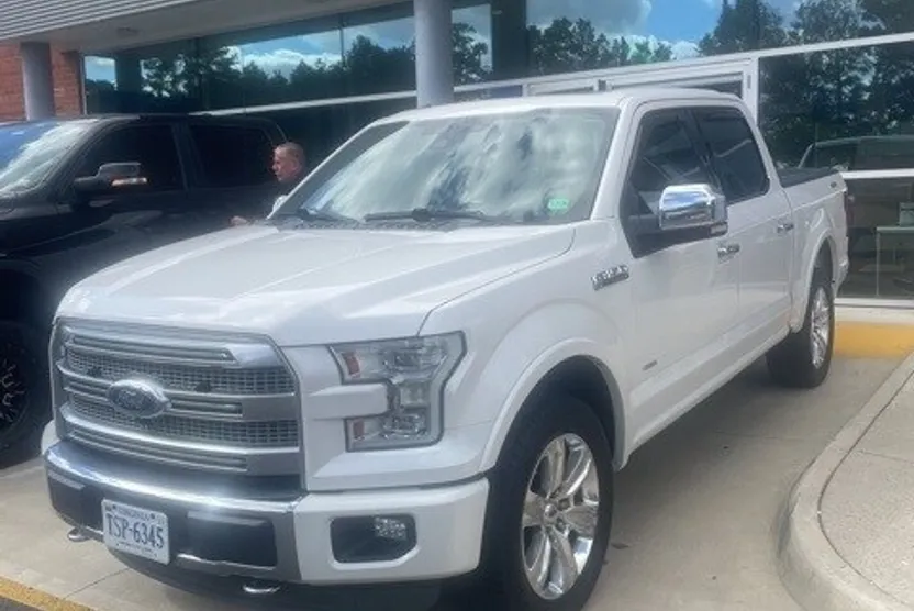 2015 Ford F-150 Platinum photo 1