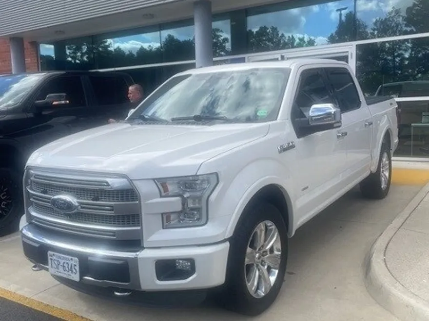 2015 Ford F-150 Platinum photo 1