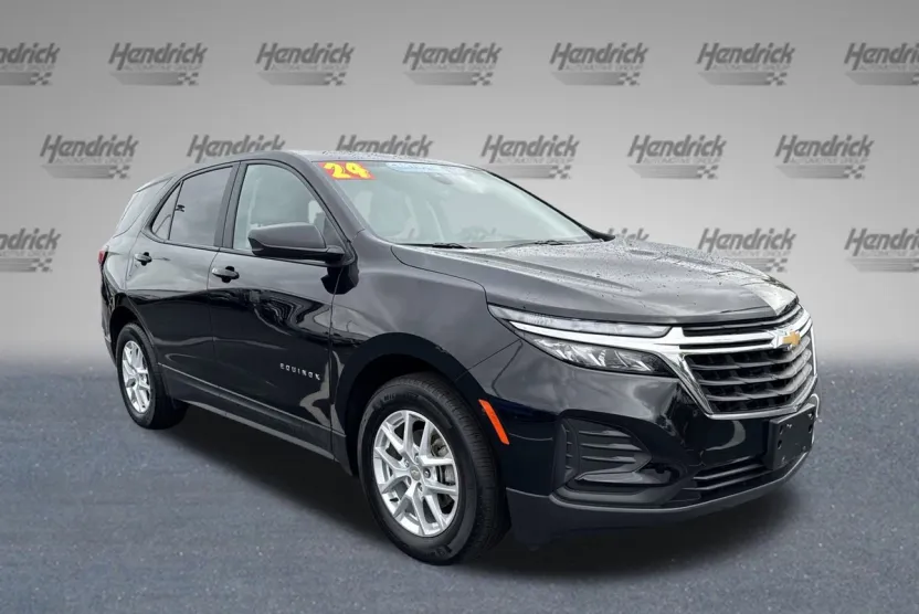 2024 Chevrolet Equinox LS photo 1