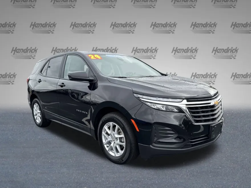 2024 Chevrolet Equinox LS photo 1