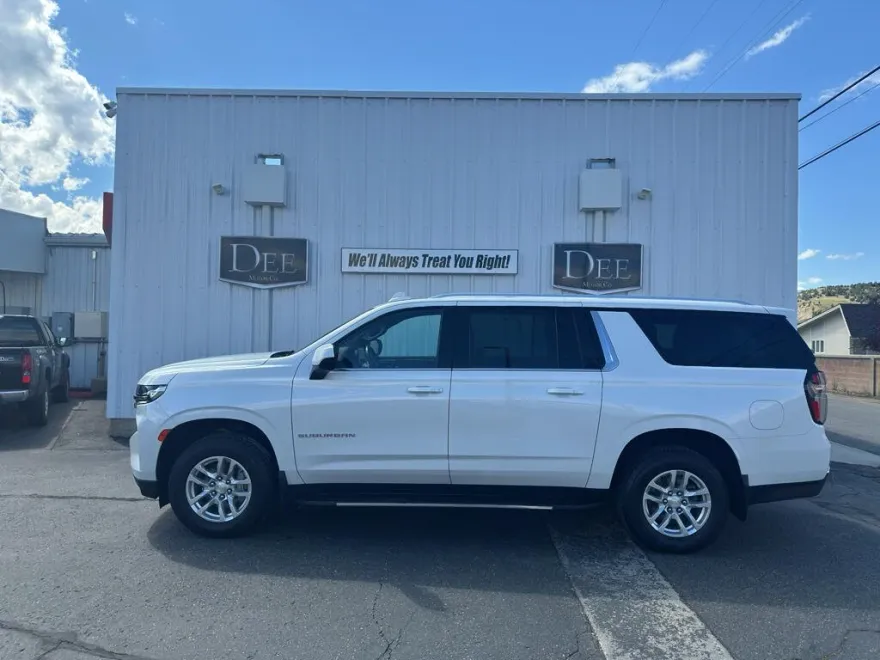 2021 Chevrolet Suburban LT photo 1
