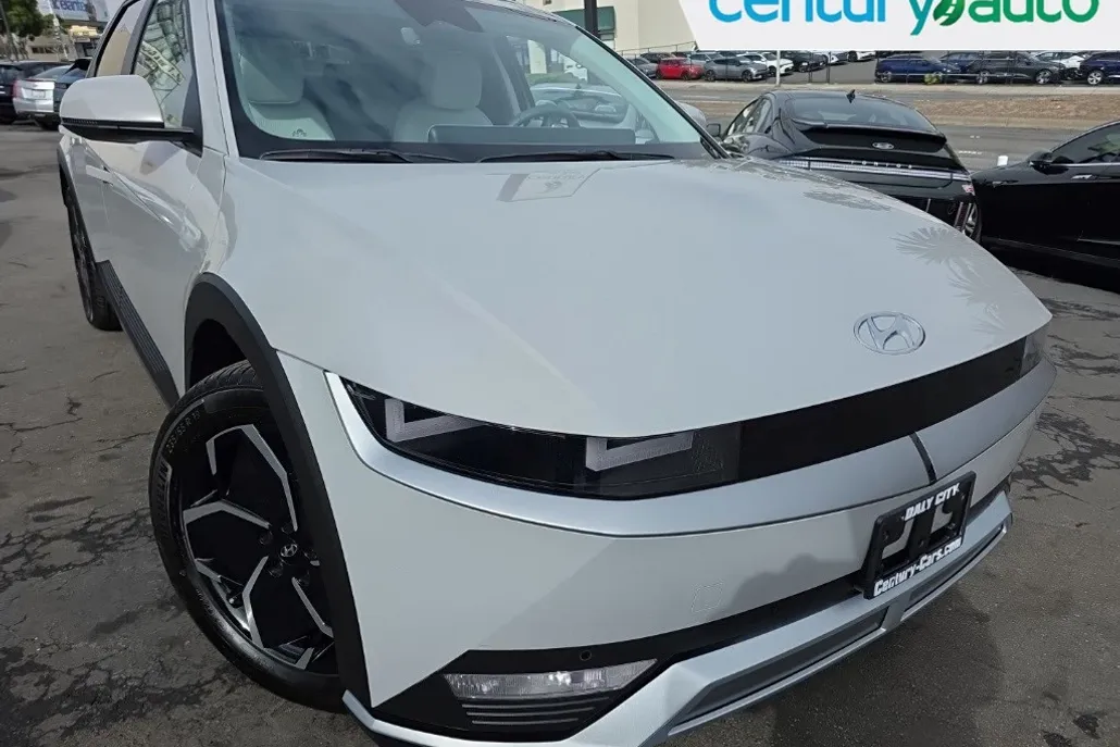 2023 Hyundai Ioniq 5 SEL photo 1