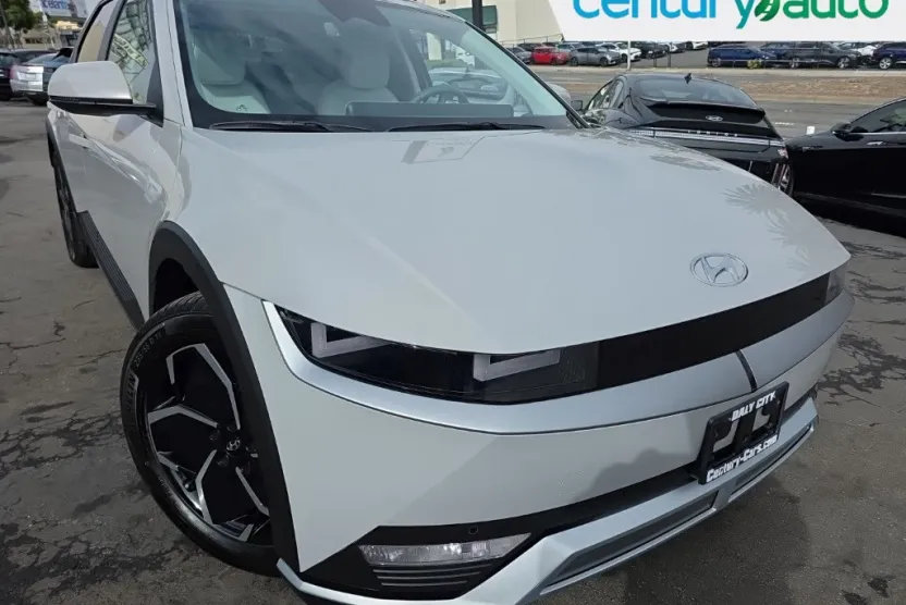 2023 Hyundai Ioniq 5 SEL photo 1