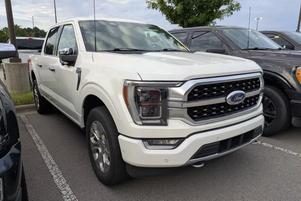 2022 Ford F-150 Platinum photo 1