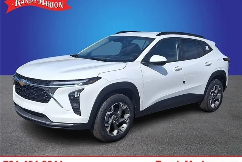 2025 Chevrolet Trax LT photo 1