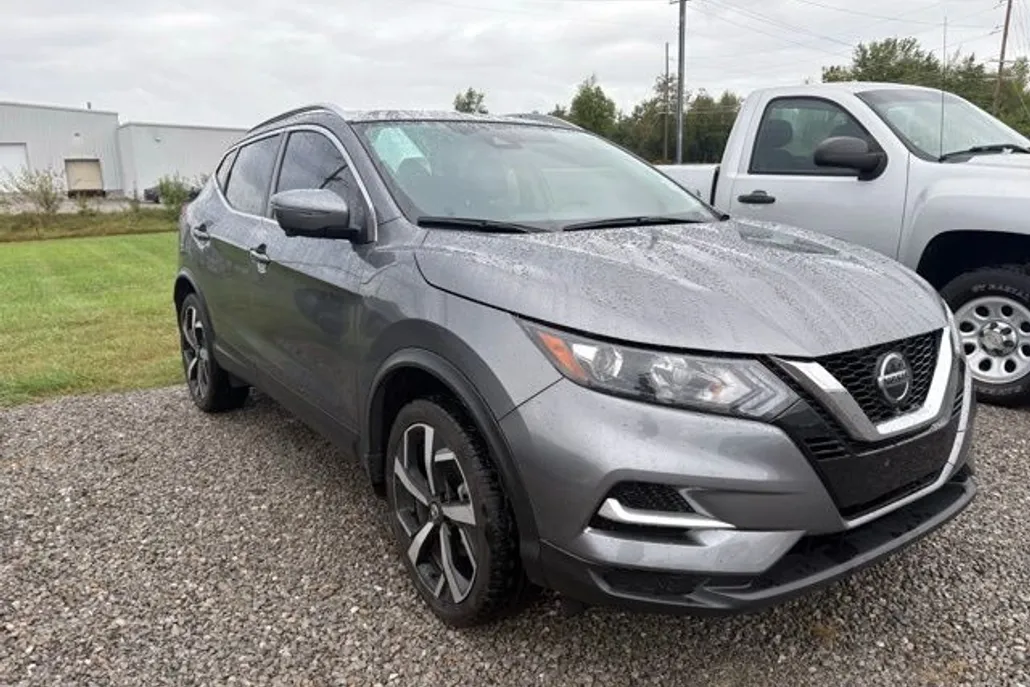 2022 Nissan Rogue Sport SL photo 1