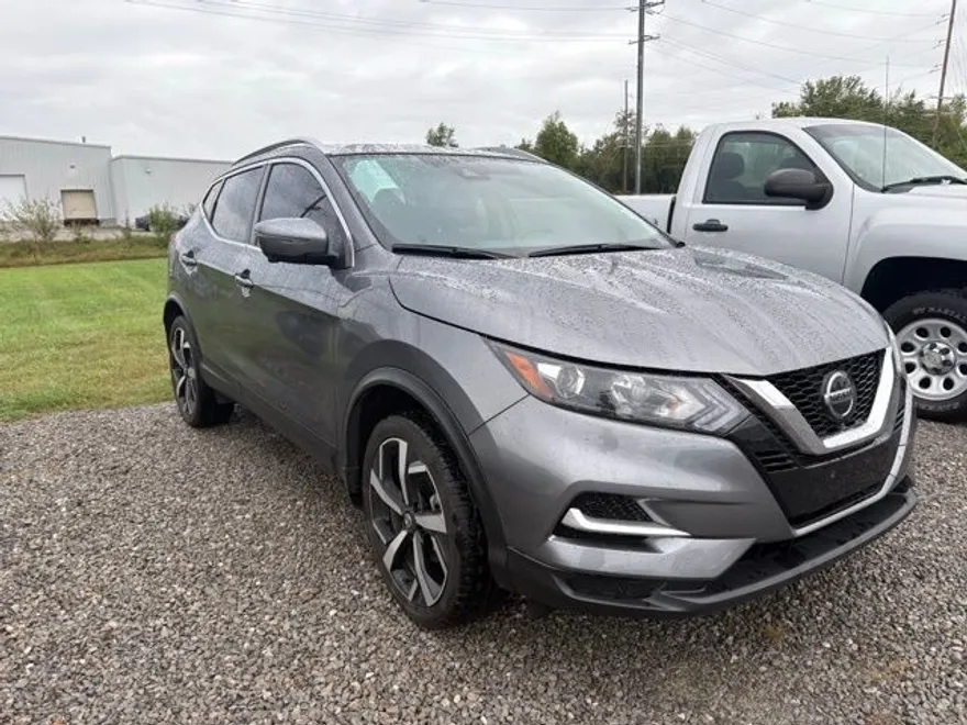 2022 Nissan Rogue Sport SL photo 1