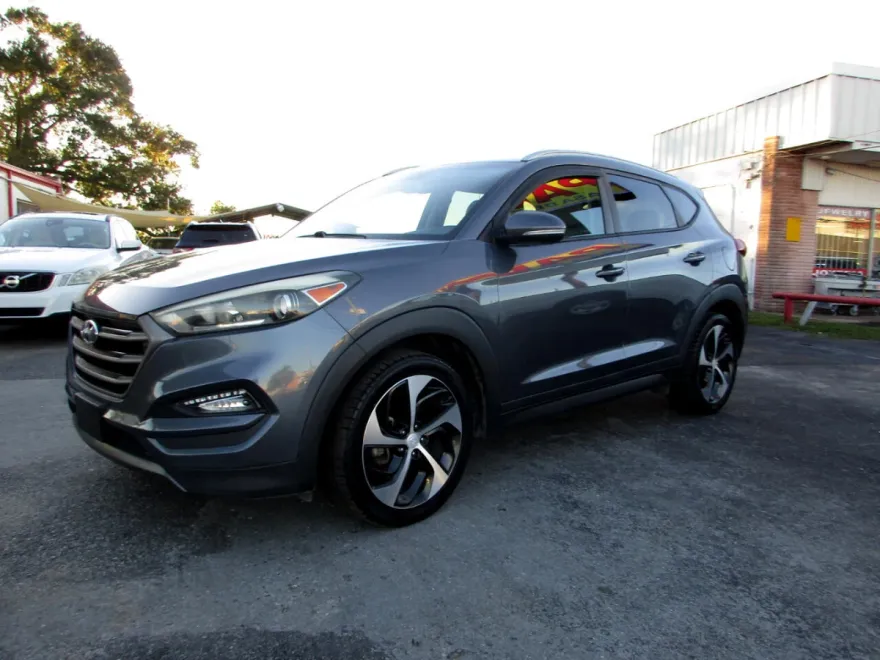 2016 Hyundai Tucson Sport photo 1