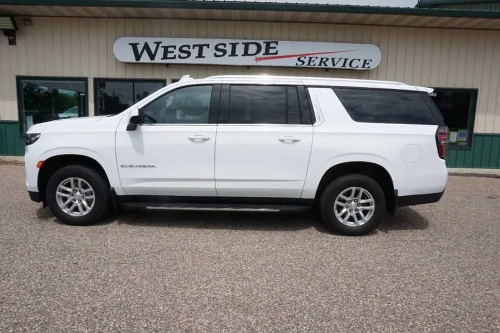 2022 Chevrolet Suburban LS photo 1