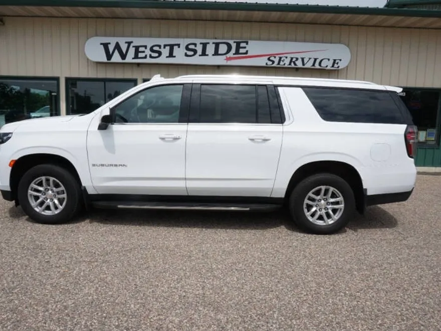 2022 Chevrolet Suburban LS photo 1
