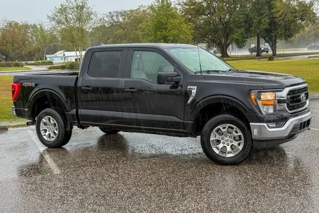 2023 Ford F-150 XLT photo 1