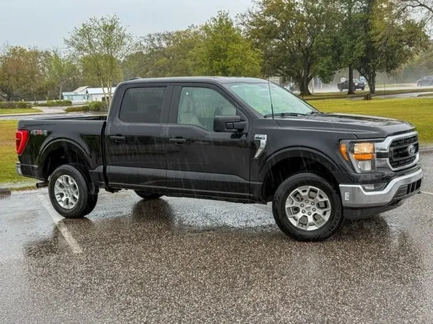 2023 Ford F-150 XLT photo 1