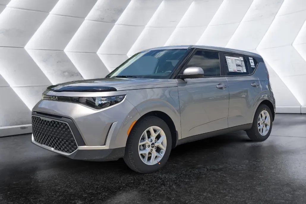 2025 Kia Soul S photo 1