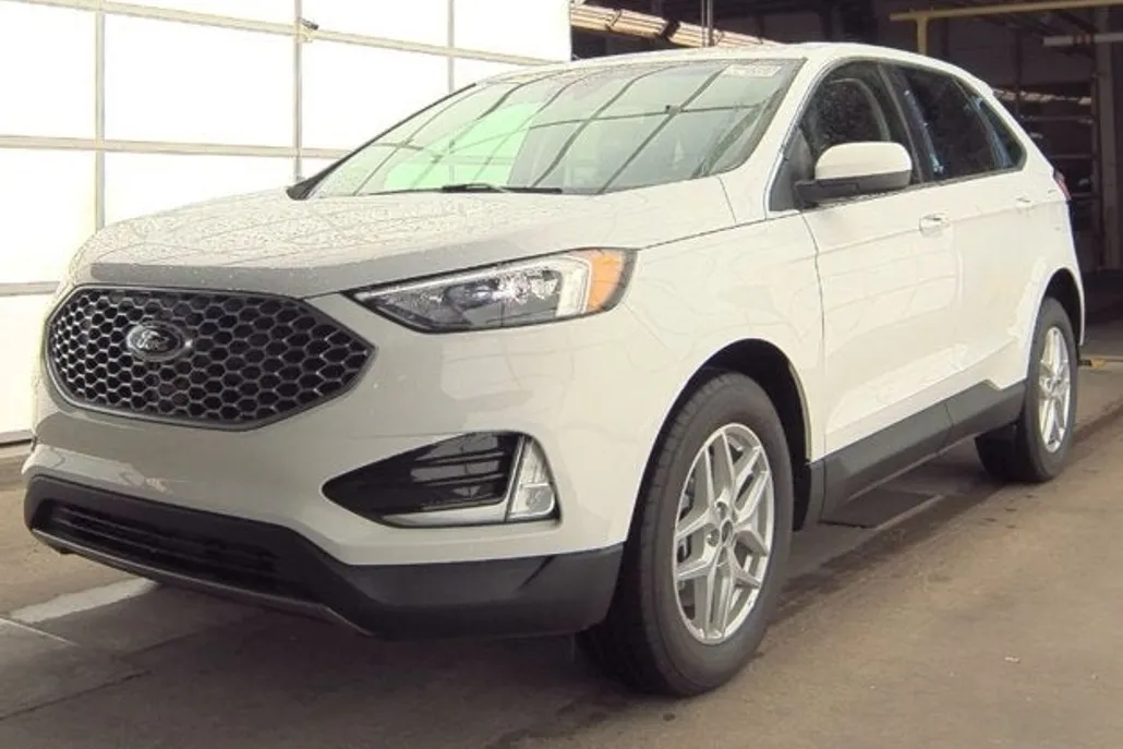 2024 Ford Edge SEL photo 1