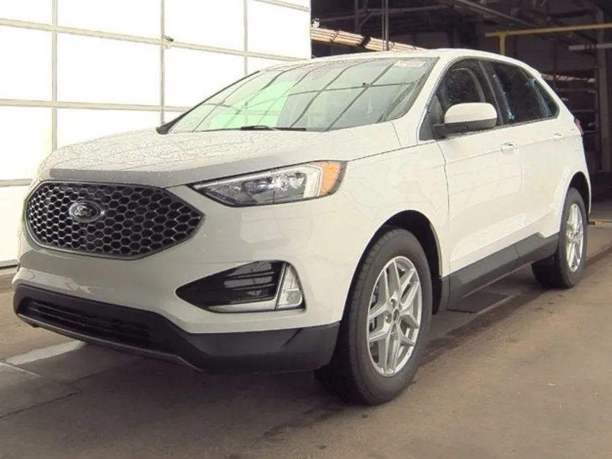 2024 Ford Edge SEL photo 1