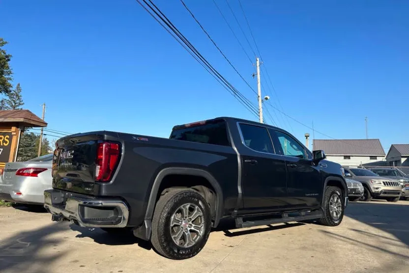 2020 Gmc Sierra SLE photo 1