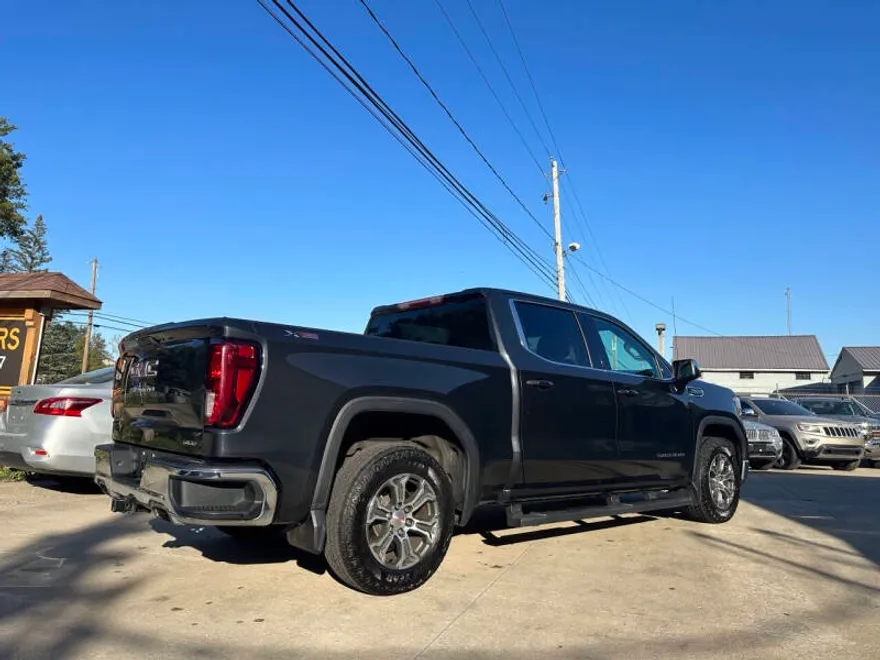2020 Gmc Sierra SLE photo 1