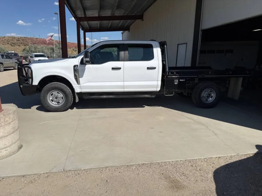 2023 Ford F-250 XL photo 1