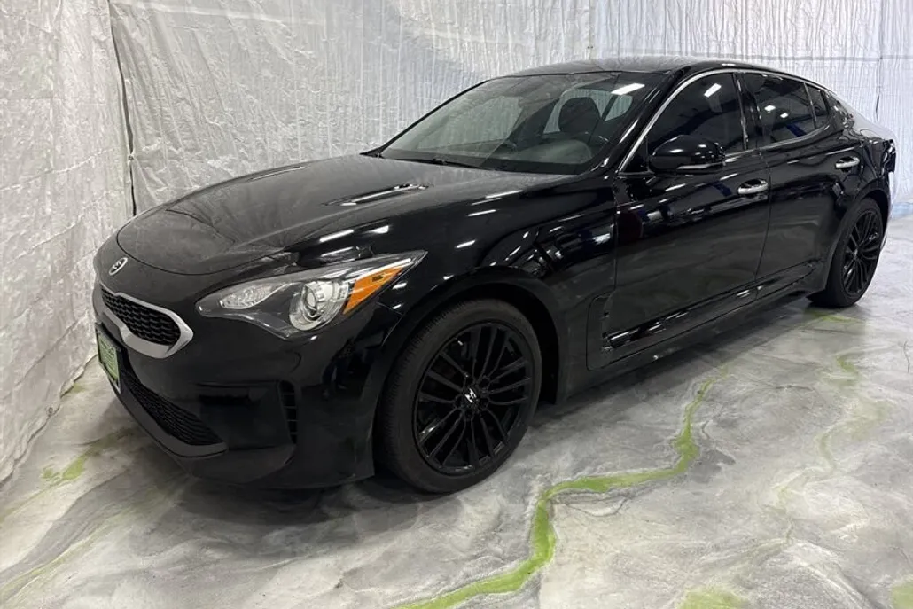 2018 Kia Stinger photo 1
