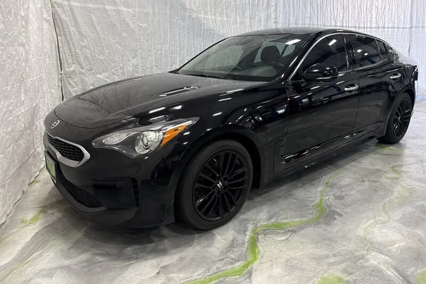 2018 Kia Stinger photo 1