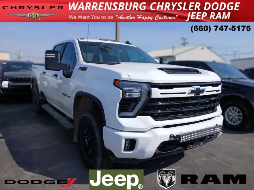2024 Chevrolet Silverado 3500HD LT photo 1