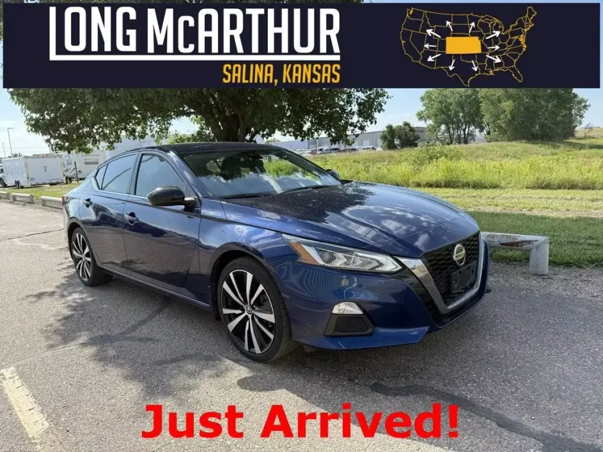2022 Nissan Altima 2.5 SR photo 1