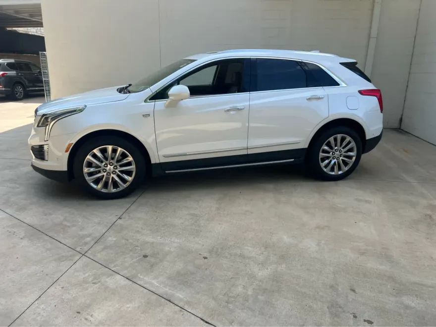 2017 Cadillac XT5 Platinum photo 1