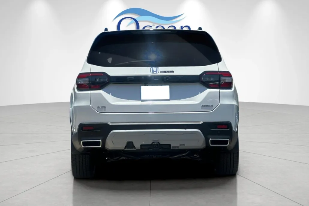 2025 Honda Pilot Touring photo 1