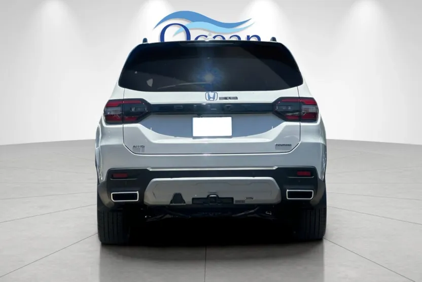 2025 Honda Pilot Touring photo 1