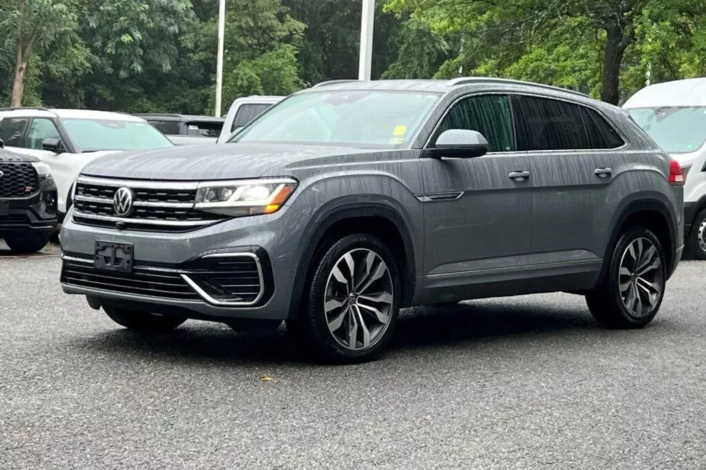 2022 Volkswagen Atlas Cross Sport V6 SEL Premium R-Line photo 1