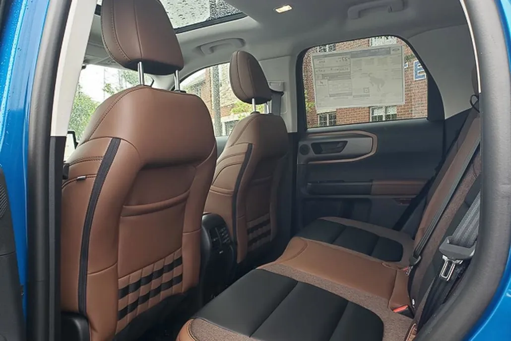 2025 Ford Bronco Sport Outer Banks photo 1