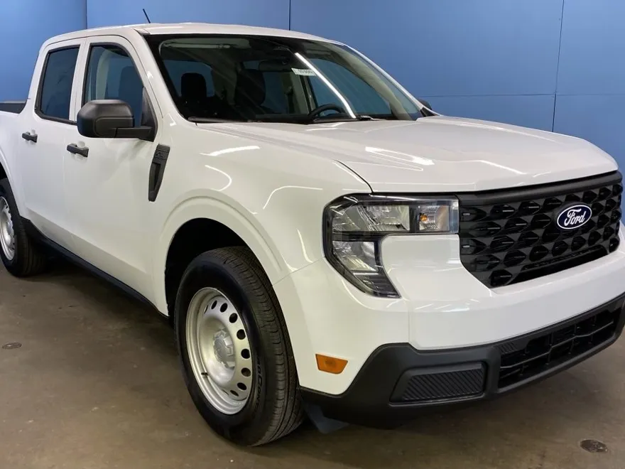 2025 Ford Maverick XL photo 1
