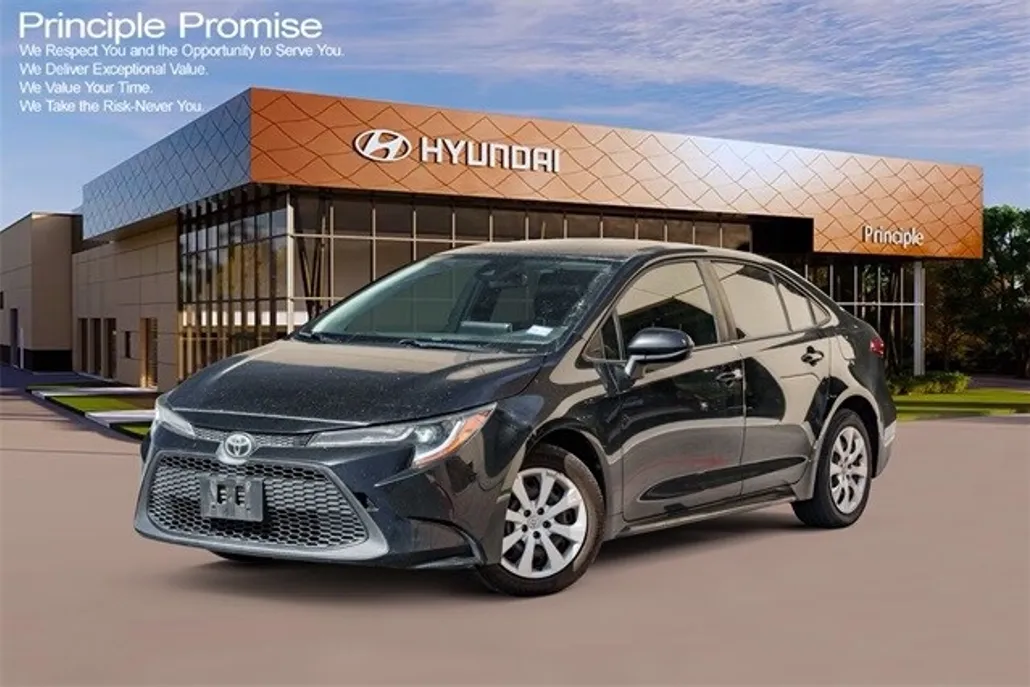 2020 Toyota Corolla LE photo 1