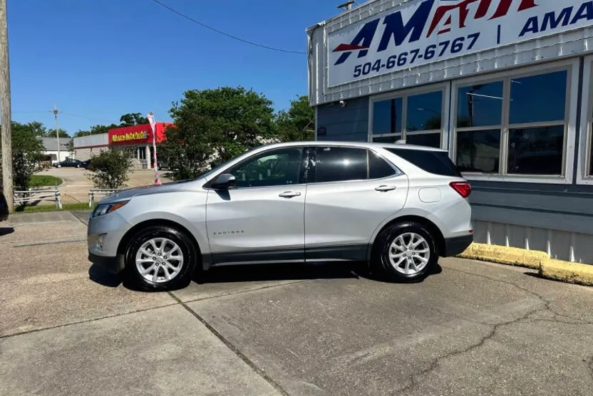 2020 Chevrolet Equinox LT photo 1