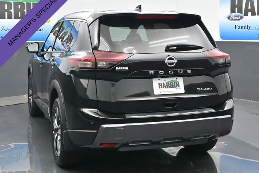 2024 Nissan Rogue SL photo 1