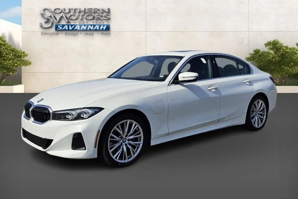 2024 Bmw 330e photo 1