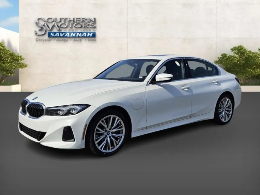 2024 Bmw 330e photo 1