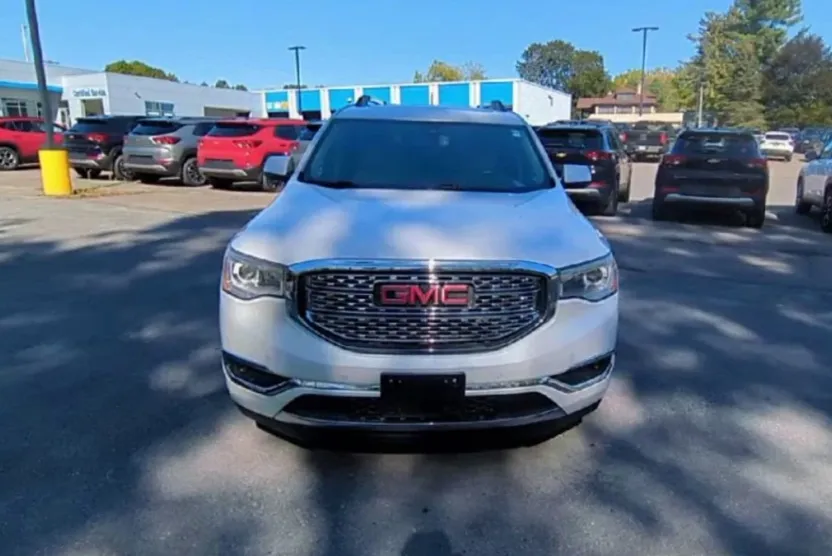 2018 Gmc Acadia Denali photo 1