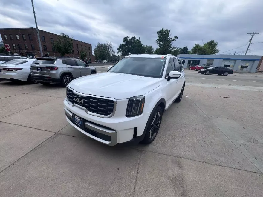 2023 Kia Telluride S photo 1