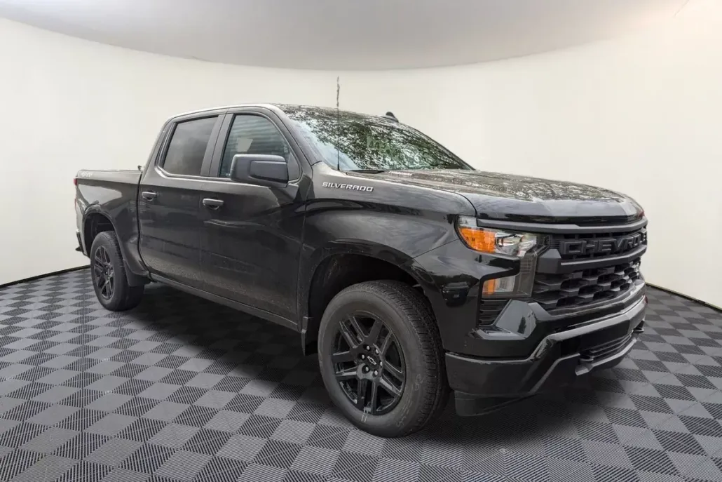 2025 Chevrolet Silverado 1500 Custom photo 1