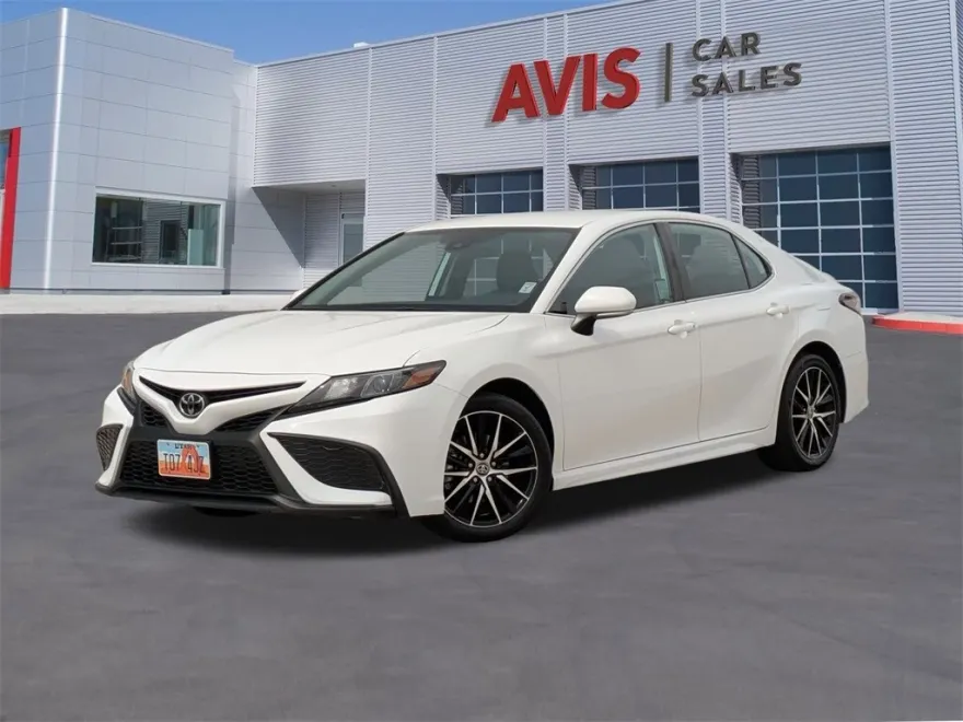 2023 Toyota Camry SE photo 1