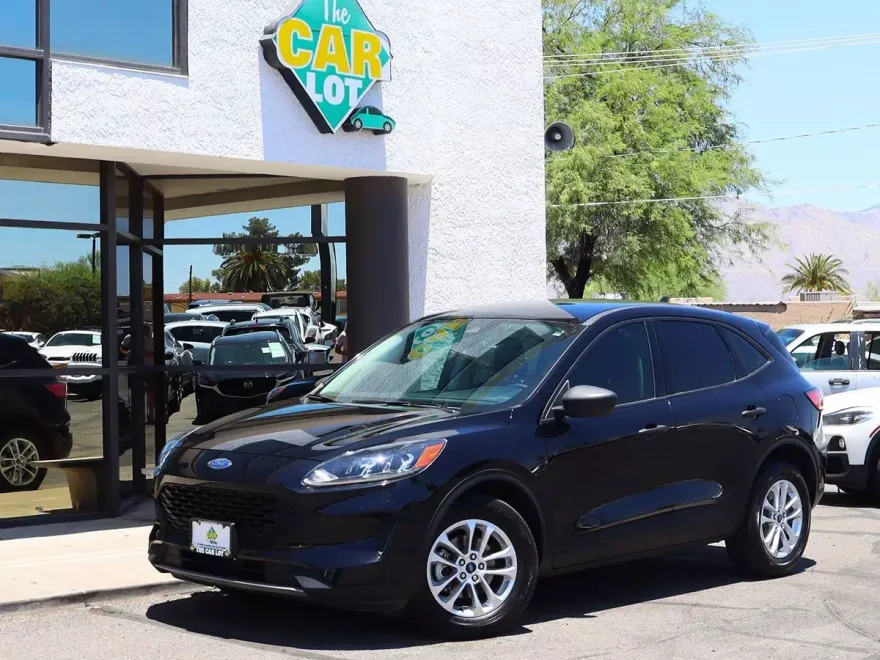 2022 Ford Escape S photo 1