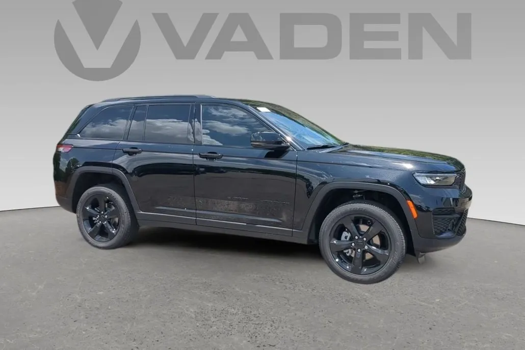 2025 Jeep Grand Cherokee Altitude photo 1