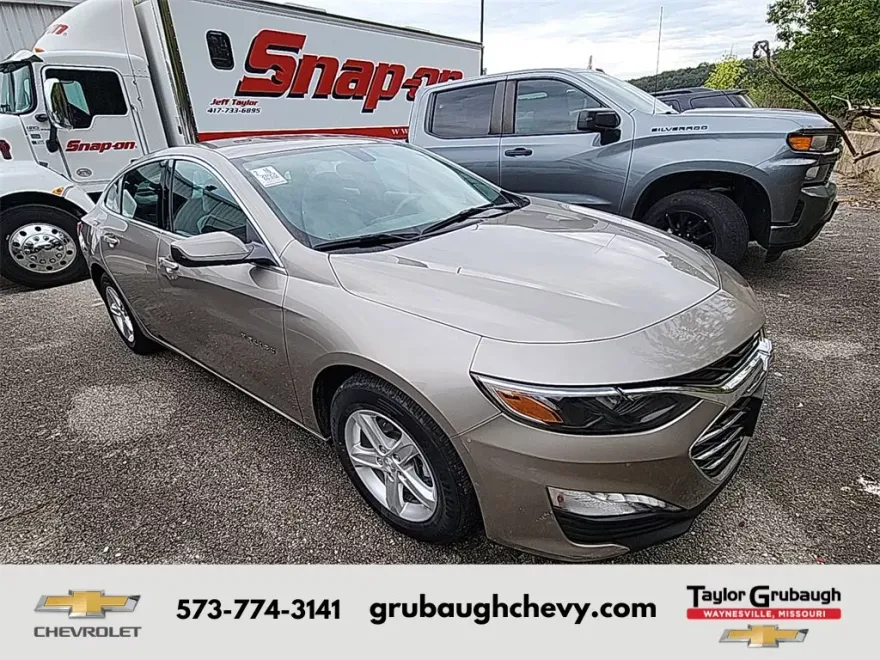 2022 Chevrolet Malibu 1LT photo 1