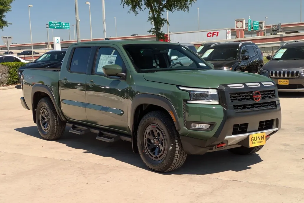 2025 Nissan Frontier Crew Cab PRO-X photo 1