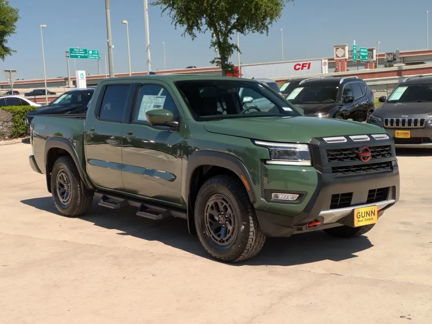 2025 Nissan Frontier Crew Cab PRO-X photo 1