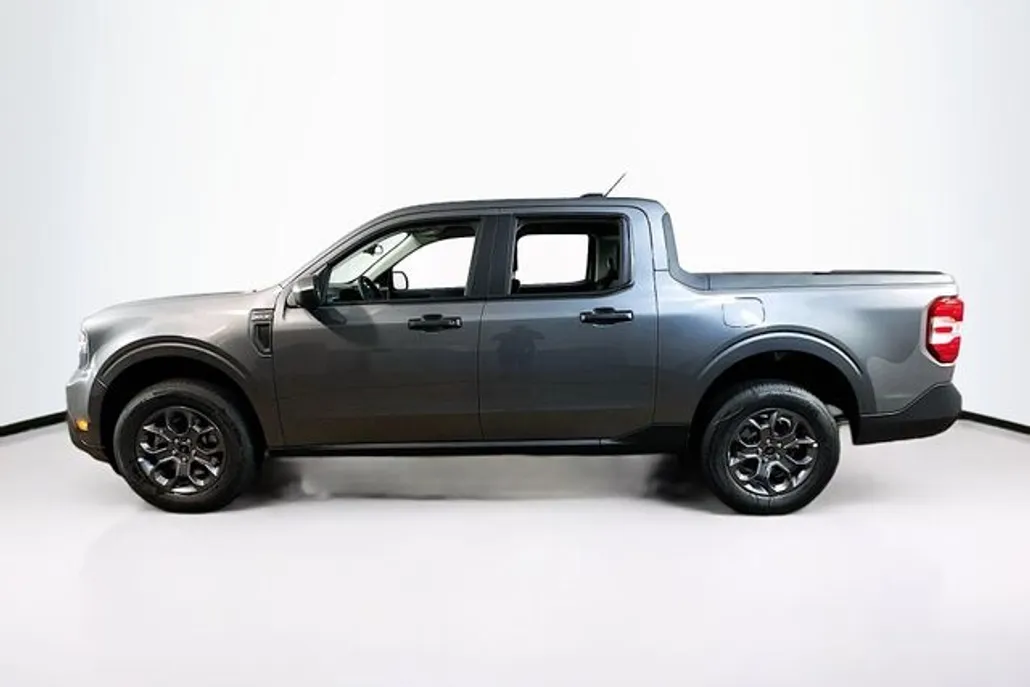 2025 Ford Maverick XLT photo 1